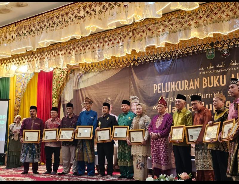 Peluncuran Buku H Saleh Djasit Menanam Marwah, dari Pujud untuk Riau