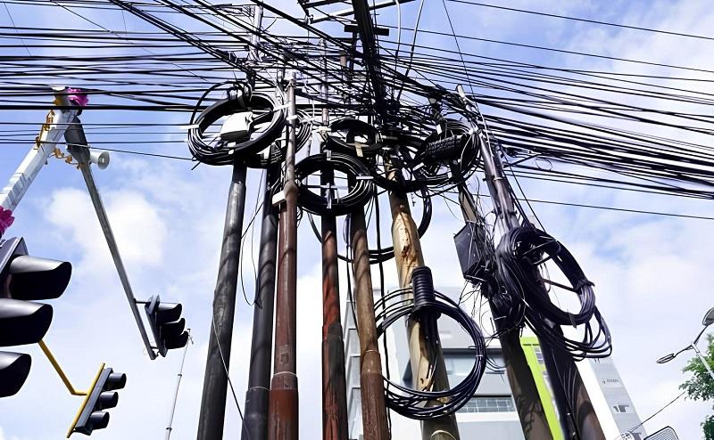 Pemko Pekanbaru Bakal Rapikan Kabel Telekomunikasi, Targetkan Jaringan Bawah Tanah