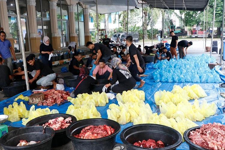 PTPN IV PalmCo Sebar 150 Ton Daging Kurban ke Seluruh Indonesia, 120 Ribu Paket Dibagikan