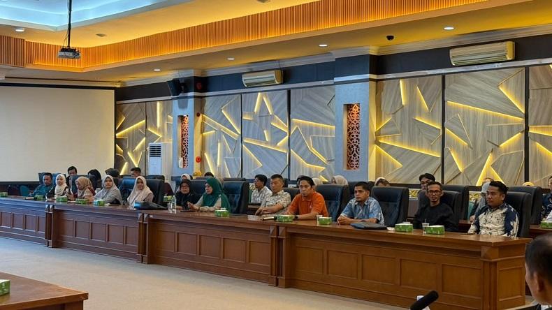 Pencairan Bansos Mahasiswa Tidak Mampu Gunakan DTSEN, Fokus pada Keluarga Desil 1–4