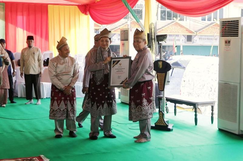Menteri Agama Anugerahkan Penghargaan kepada Riau atas Keberhasilan Program Masjid Ramah Pemudik