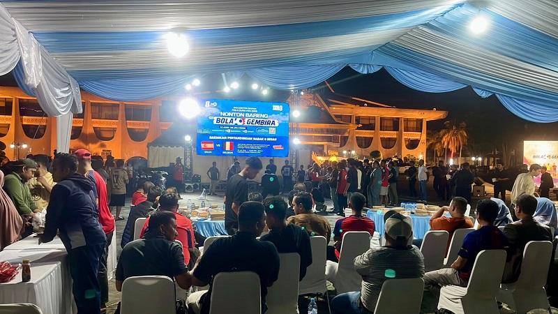 Ratusan Warga Ramaikan Nobar Laga Spanyol vs Belgia Piala Dunia 2026 di Kantor Gubernur Riau
