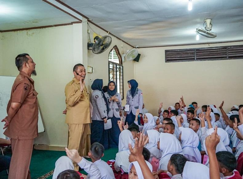 Wakil Walikota Markarius Anwar Tinjau MPLS, Ingatkan Sekolah Cegah Perundungan