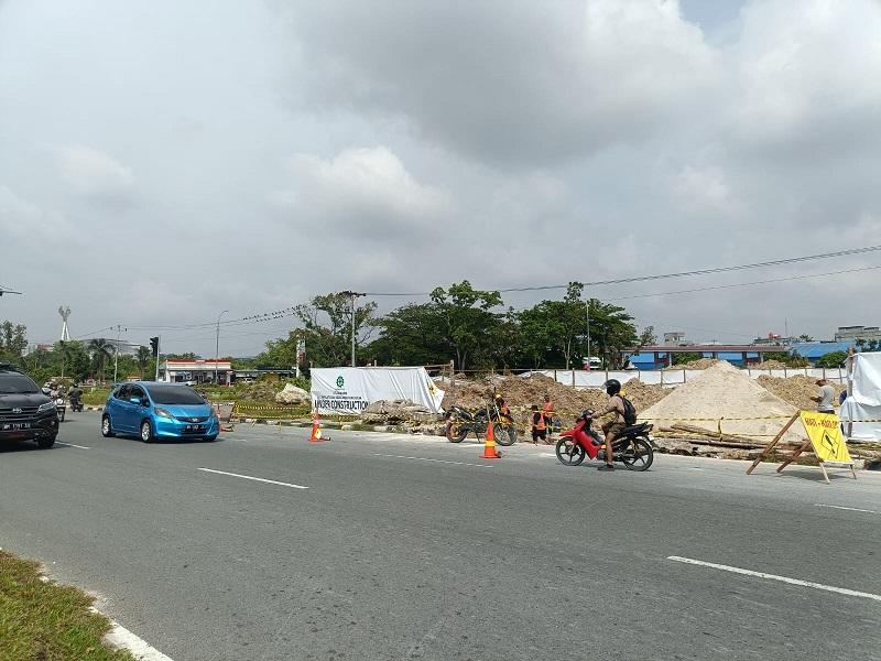 Sempat Terhenti, Proyek Simpang Arifin Ahmad–Sudirman Ditarget Rampung Akhir Tahun