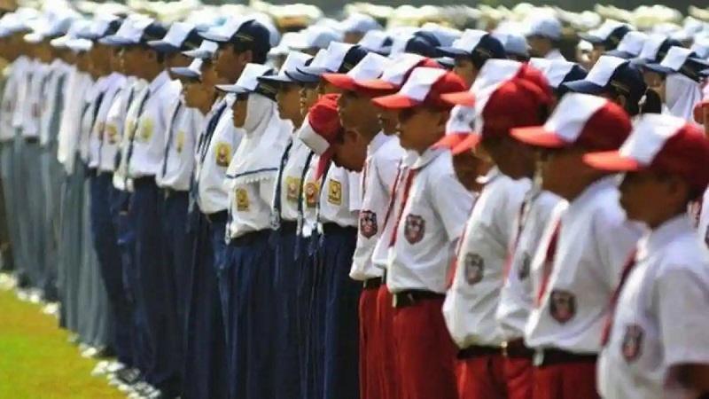 Pemko Pekanbaru Gratiskan 3 Setel Seragam untuk 20.800 Siswa Baru SD-SMP Negeri