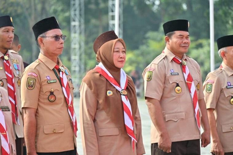 Kwartir Nasional Anugerahkan Lencana Darma Bakti kepada Rektor Unri Sri Indarti