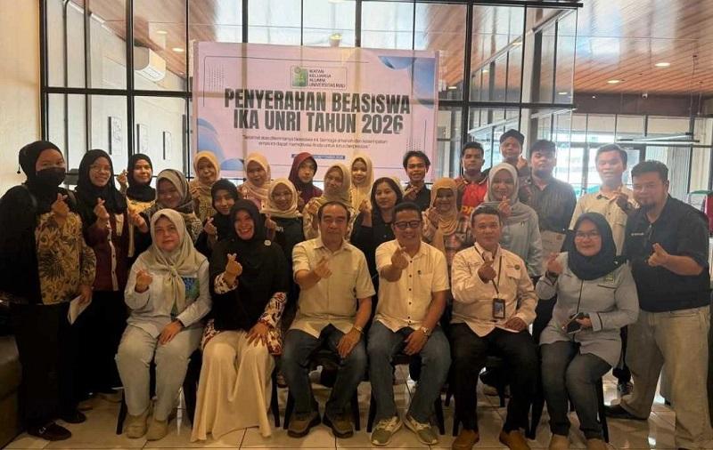 Ringankan Beban UKT, IKA Unri Salurkan Beasiswa kepada 21 Mahasiswa