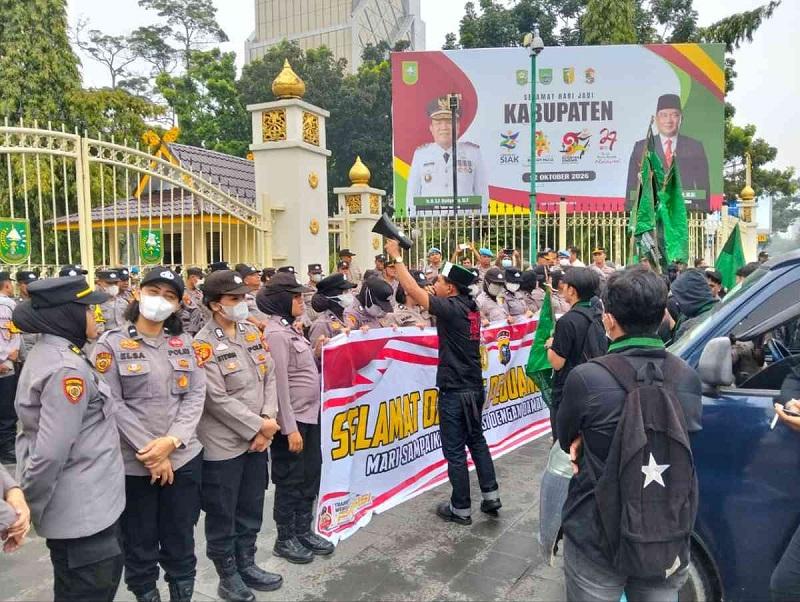 Kabut Asap Belum Teratasi, Mahasiswa UIR-HMI Riau Desak Perhatian soal Beasiswa dan Anggaran Pemprov