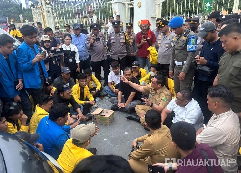 Pemprov Riau Siap Fasilitasi Pertemuan, Mahasiswa Minta Kepastian Maksimal 3 Hari