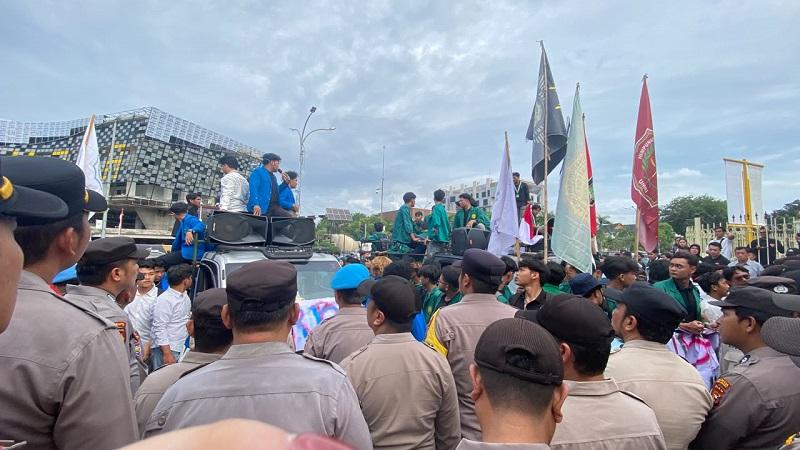 Tagih Janji Sekda, Mahasiswa Riau Tolak Perwakilan Pemprov dan Hanya Mau Ditemui Plt Gubernur