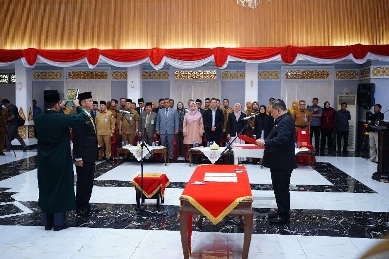 Kuatkan Tata Kelola Pemerintahan, Plt Gubri SF Hariyanto Lantik 14 Pejabat Eselon II Pemprov Riau