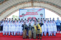 Wako H Paisal dan Wawako Sugiyarto Didampingi Istri Tampil Apik dengan Busana Adat
