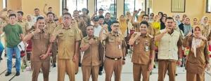Optimalkan PAD, Bapenda Kuansing Serahkan SPPT dan DHKP PBB-P2 di Hulu Kuantan