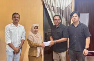 Astra Internasional Serahkan Bantuan Duka untuk Keluarga Almarhum Zulmansyah Sekedang