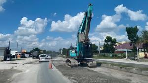 Perbaikan Jalan Pekanbaru–Padang Terus Digesa, Pengendara Diimbau Hati-Hati
