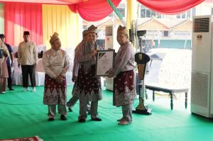 Menteri Agama Anugerahkan Penghargaan kepada Riau atas Keberhasilan Program Masjid Ramah Pemudik