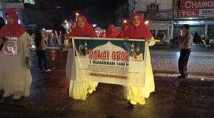 Kirab Obor Sambut Tahun Baru Islam 1 Muharram 1448 H di Ujungbatu Berlangsung Meriah