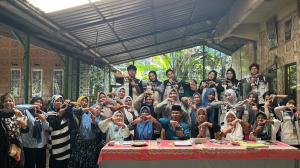 Mahasiswa FISIP UNRI Latih Kader PKK Melek Digital Lewat Pelatihan Branding dan Fotografi Produk