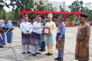 Lima Kabupaten/Kota Terpilih Raih Penghargaan Pembangunan Daerah dari Pemprov Riau