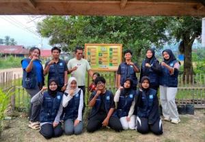 Kukerta Unri Bangun Taman TOGA di Pauh Angit, Kenalkan Belasan Tanaman Herbal kepada Warga