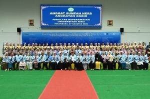 67 Mahasiswa FKp Unri Ucap Sumpah Profesi, Siap Mengabdi dengan Kompetensi dan Integritas