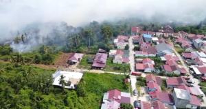 10 Hektare Lahan Gambut Terbakar, Warga Tembilahan Cemas Api Dekati Rumah