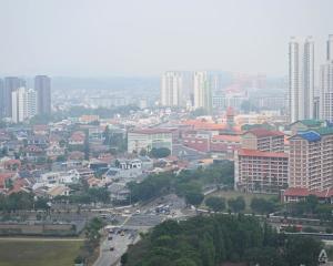 PSI Tembus 105, Kabut Asap Karhutla Mulai Berdampak ke Negeri Singa