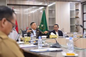 PWI Riau Audiensi dengan Plt Gubernur Riau, Bahas Sinergi Pers dan Pemerintah