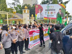 Kabut Asap Belum Teratasi, Mahasiswa UIR-HMI Riau Desak Perhatian soal Beasiswa dan Anggaran Pemprov