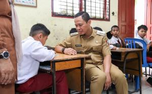 Tinggal Pengiriman, Disdik Pekanbaru Segera Salurkan Bantuan Seragam Gratis