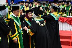 Lagi Unri Kukuhkan 8 Profesor, Kini Ada 144 Guru Besar dengan Berbagai Keahlian